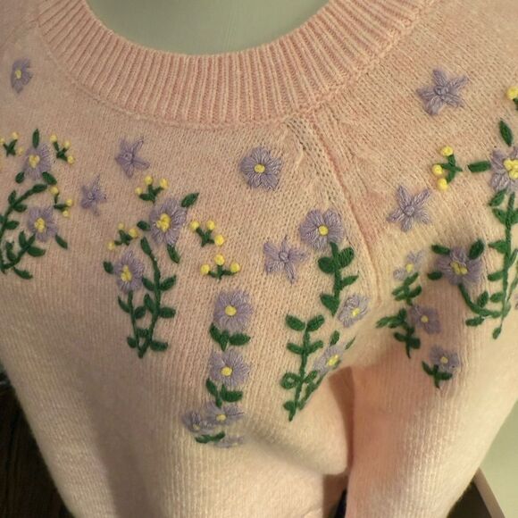 HYACINTH HOUSE Pink Floral Embroidered Lilah Sweater-Z6 - Picture 6 of 8